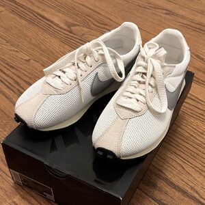 Nike W LD-1000 in White w Metallic Silver Swoosh